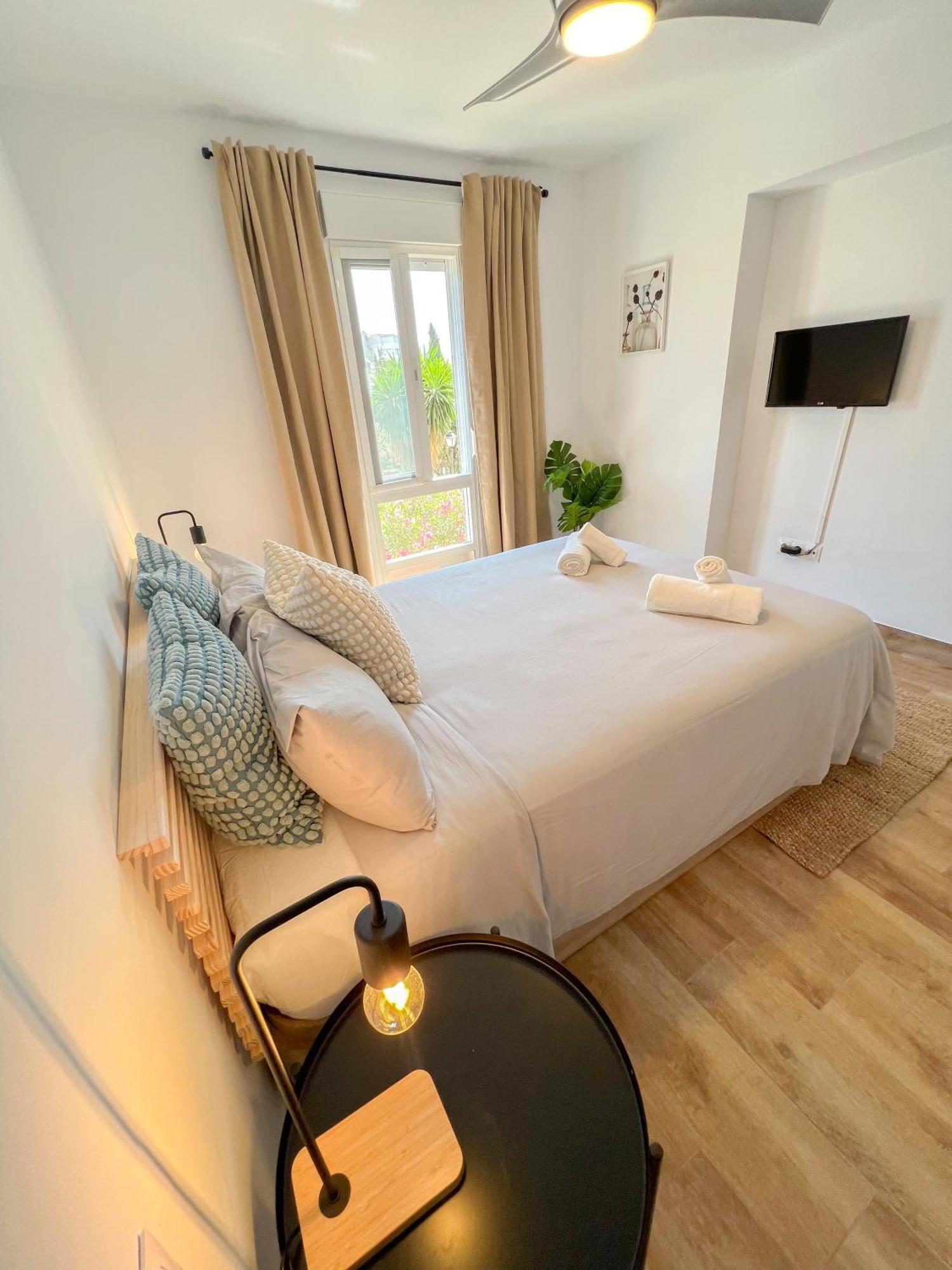 Bright & Cozy Apartment Acuario Beach&Pool เบนัลมาเดนา ภายนอก รูปภาพ